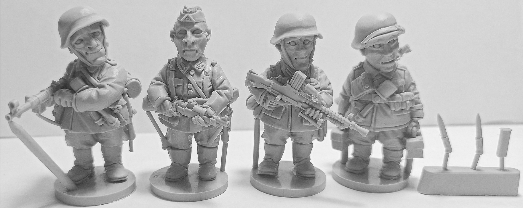 CHM-50.20. Шаржевая миниатюра. WW2: Германская Армия (Вермахт №1). В комплекте 4 фигуры. 50 мм. Материал - смола. Chronos Miniatures