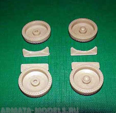 35007 Т-34/76,СУ-85 ранние штампованные катки с перфорацией грузошины для моделей Драгон,Звезда