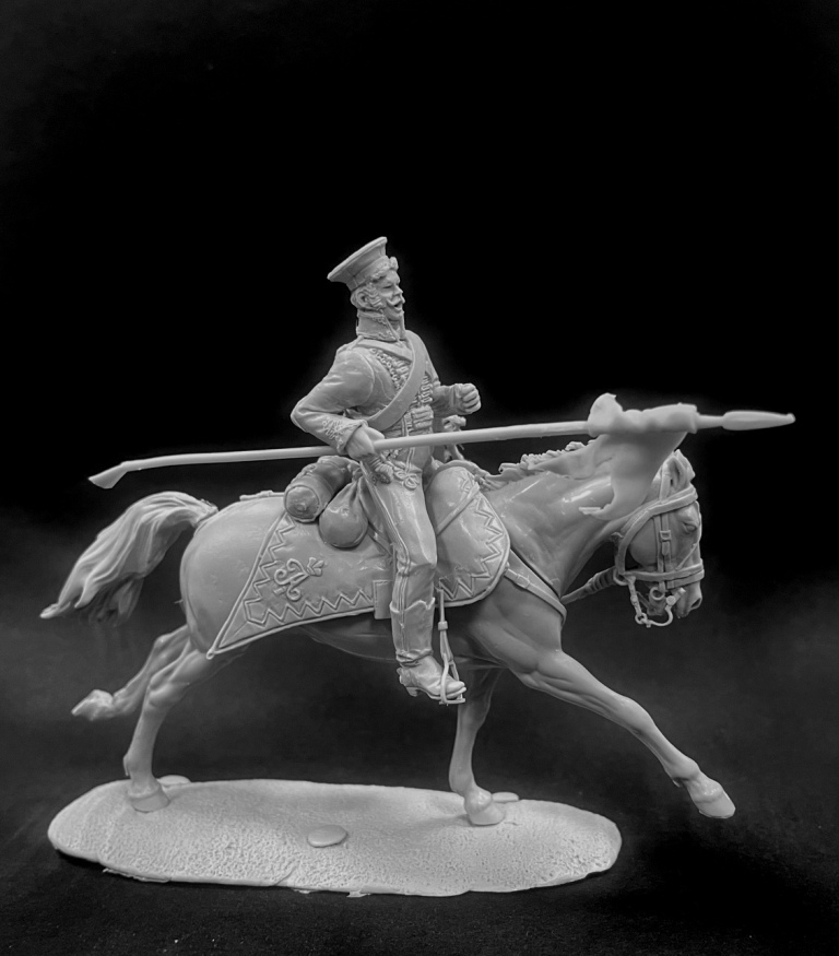 CHM-54356. Русский гусар с пикой, 1812 г. (2 варианта головы). 54 мм. Материал - смола. Chronos Miniatures