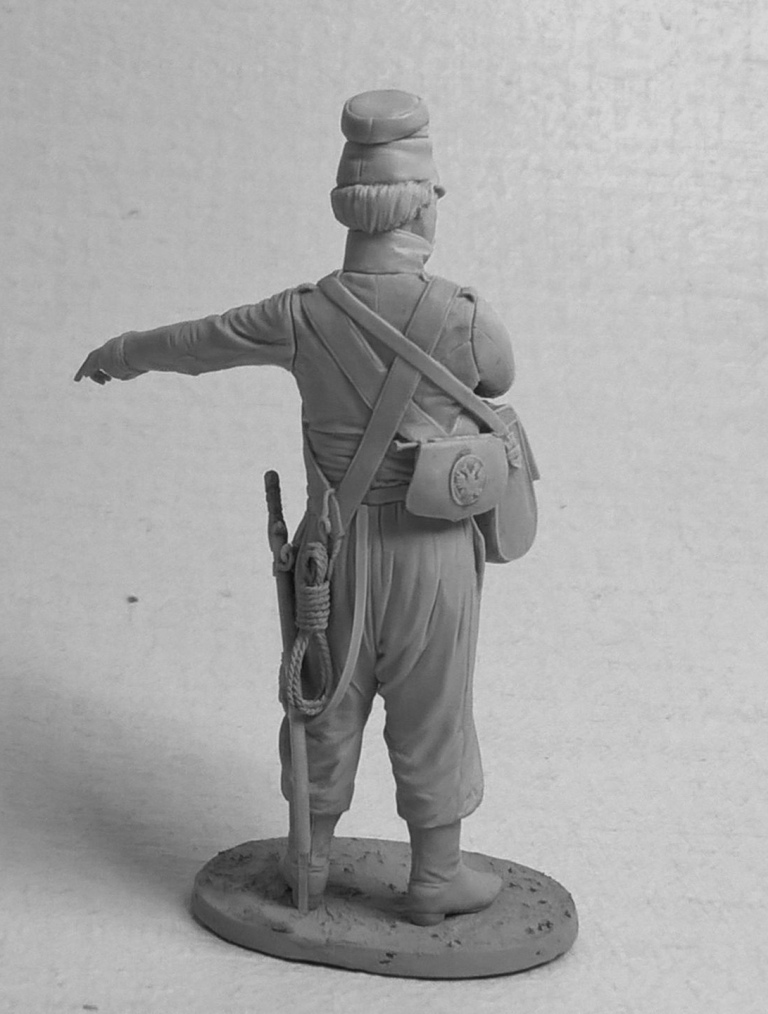 CHM-54339(M). Канонир (№2) орудийного расчета 6-фунтовой пушки конно-артиллерийских рот Донского казачьего войска, Россия 1809-16 гг. 54 мм. Материал - белый металл. Chronos Miniatures