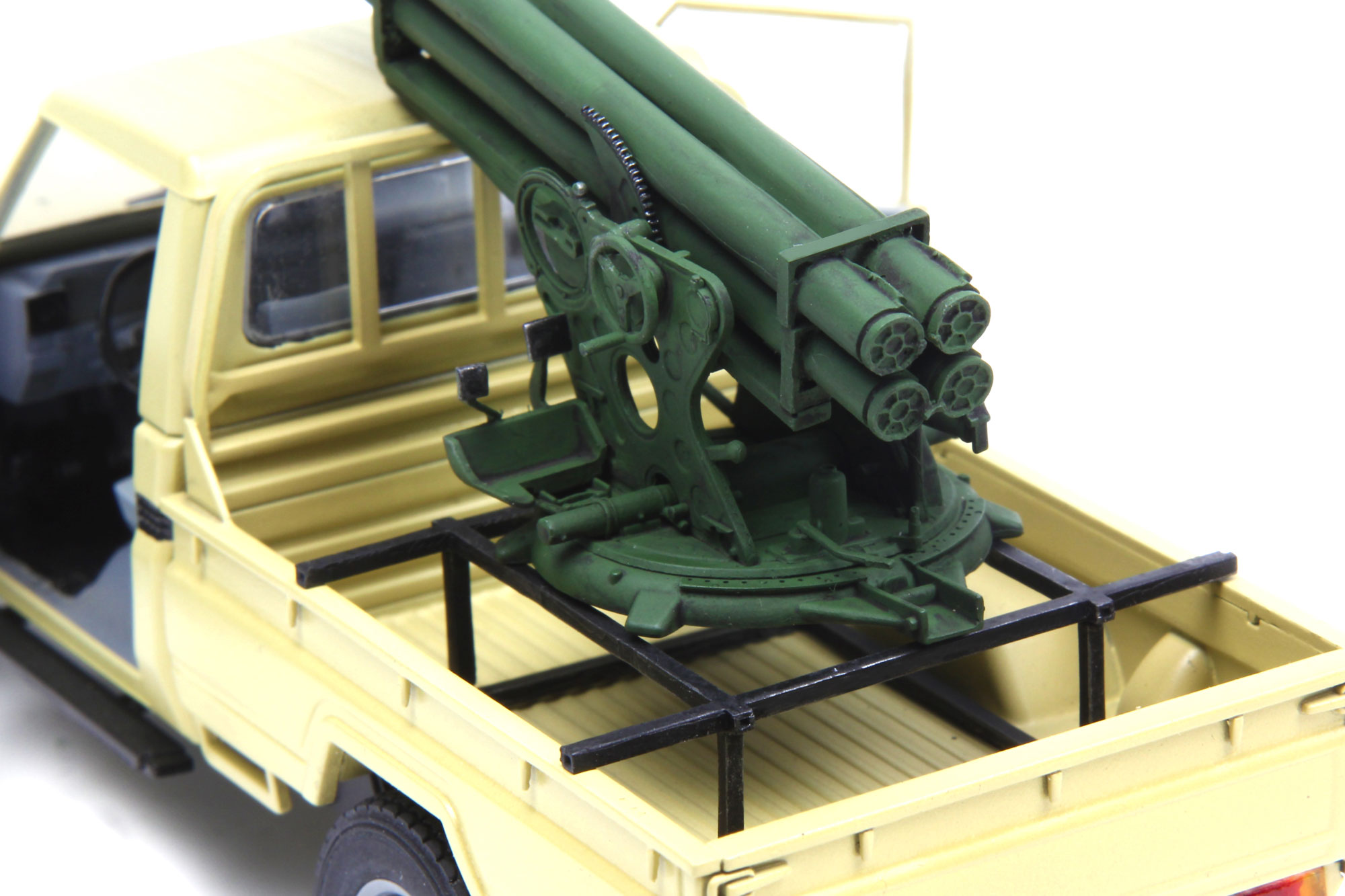 SPS-040  PICKUP MOUNTED QUAD ROCKET LAUNCHER 1/35 Meng