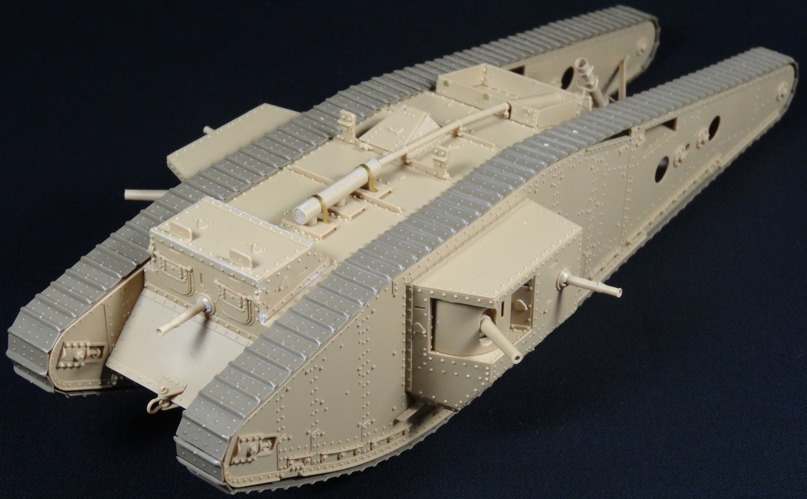 Takom models. Т-55ам. 2140 takom 1/35. 2042 takom 1/35 т-55 амв russian medium tank. Танк тайп 69 2.