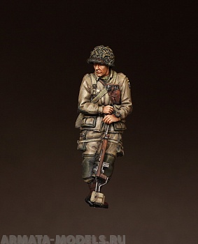 3586SOGA 1 Lieutenant  101st Airborne Division on Sherman.