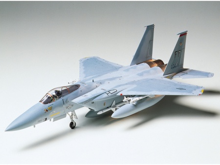 61029 McDonnell Douglas F-15C Eagle Tamiya
