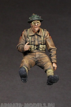 35146SOGA British driver for Universal Carrier.